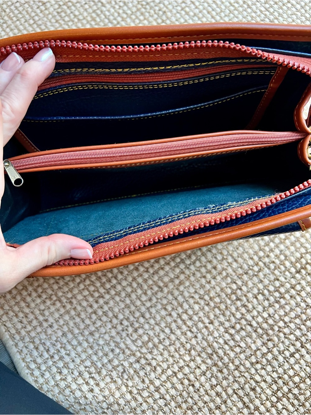 🦆Dooney & Bourke Vintage Navy Pebbled Leather Organizer Crossbody Wallet Bag - Picture 8 of 11